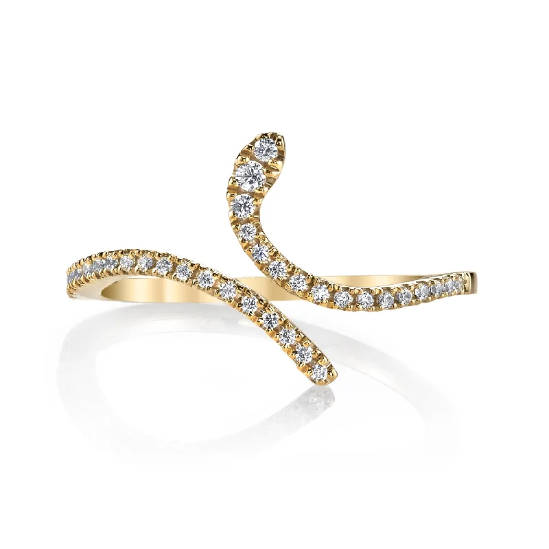 women's ring eye-catching beauty -14K Yellow Gold 0.17ct. Curving Diamond Accent Fashion Ring