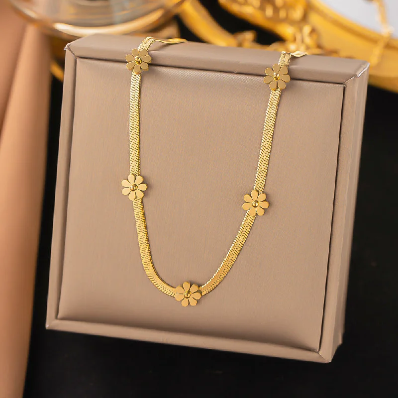 Jyh1106 Necklace Golden Five Daisies